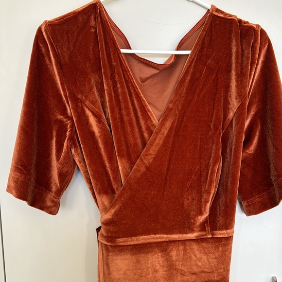 Long burnt orange dress with short sleeves - Picture 2 of 2
